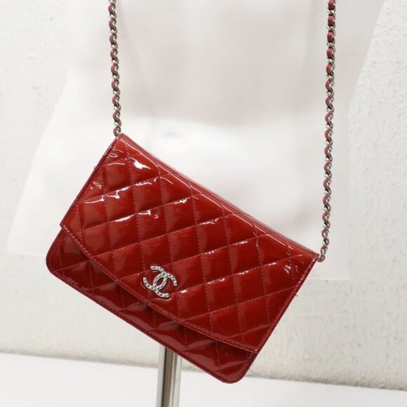 CHANEL Patent Quilted Brilliant Wallet On Chain WOC Red - Picture 1 of 15